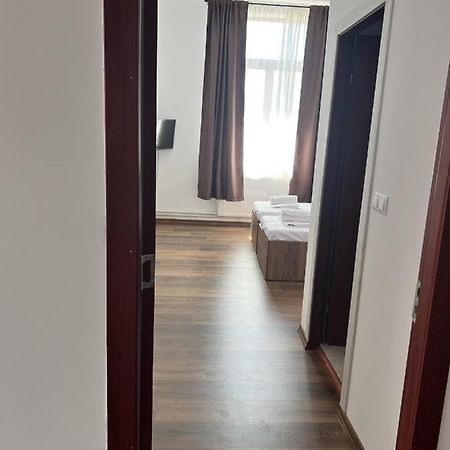 The Dot Hotel Mediaş Buitenkant foto